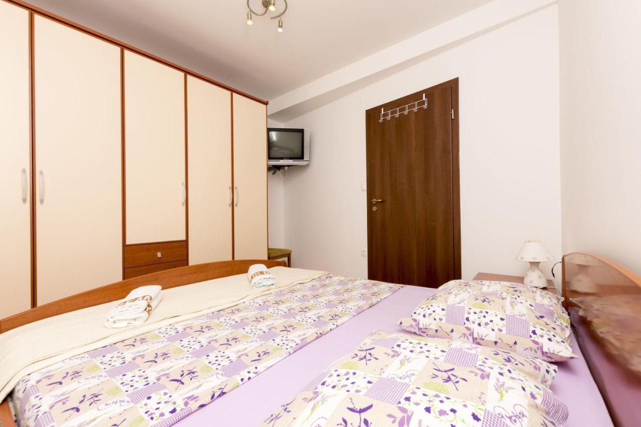 Apartments Mira โอมิช ภายนอก รูปภาพ