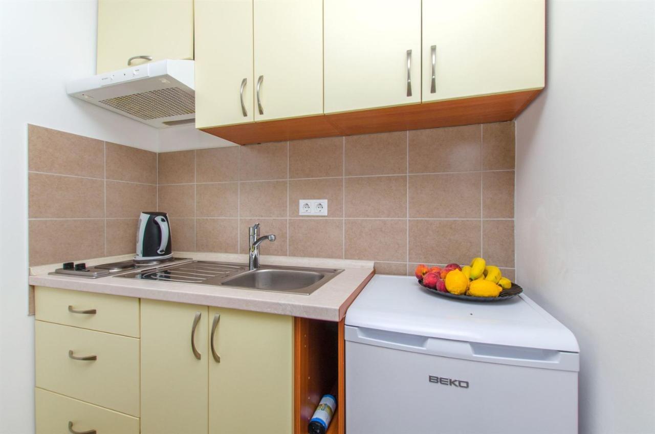 Apartments Mira โอมิช ภายนอก รูปภาพ